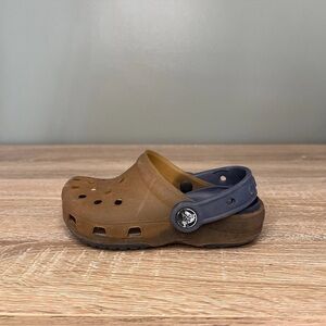 Crocs Kids Classic Clogs Translucent Brown Navy | Youth C8